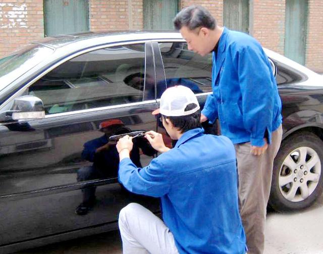科尔沁右翼中旗开锁公司：车钥匙坏了怎么办
